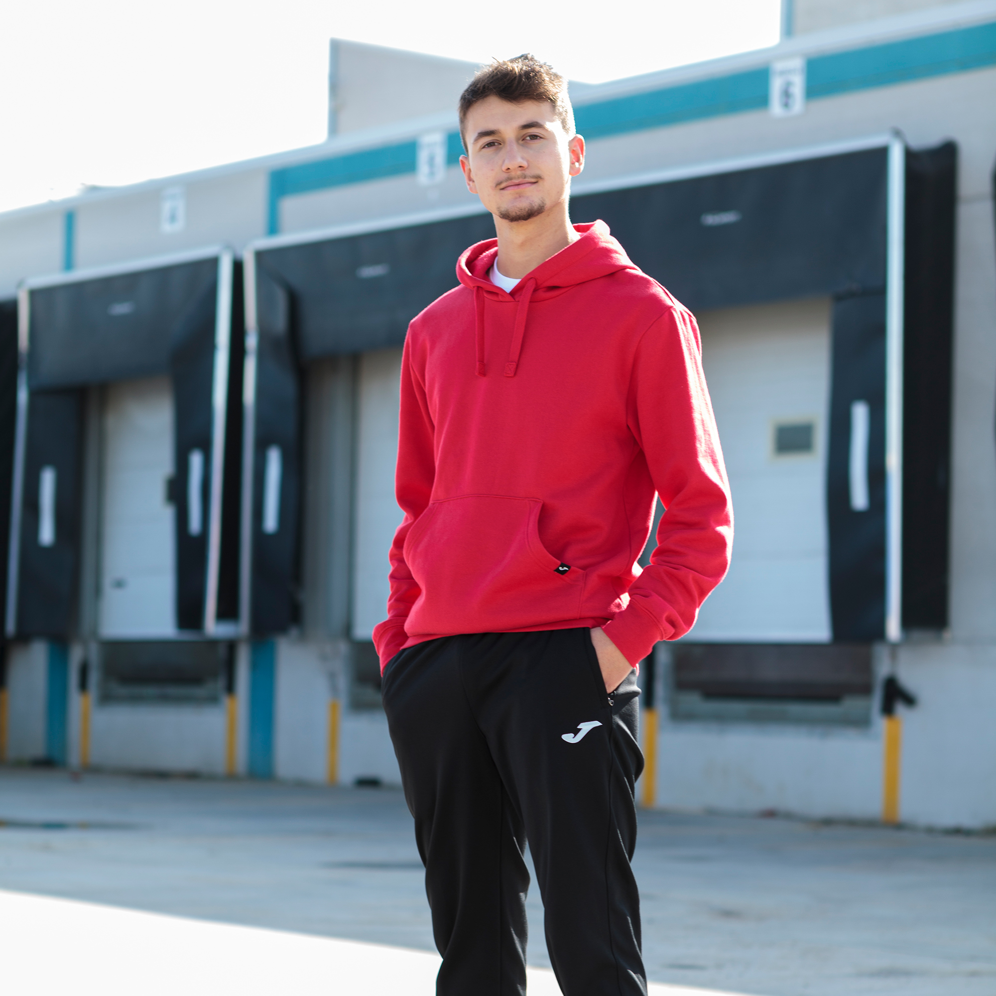 SUDADERA CON CAPUCHA MONTANA