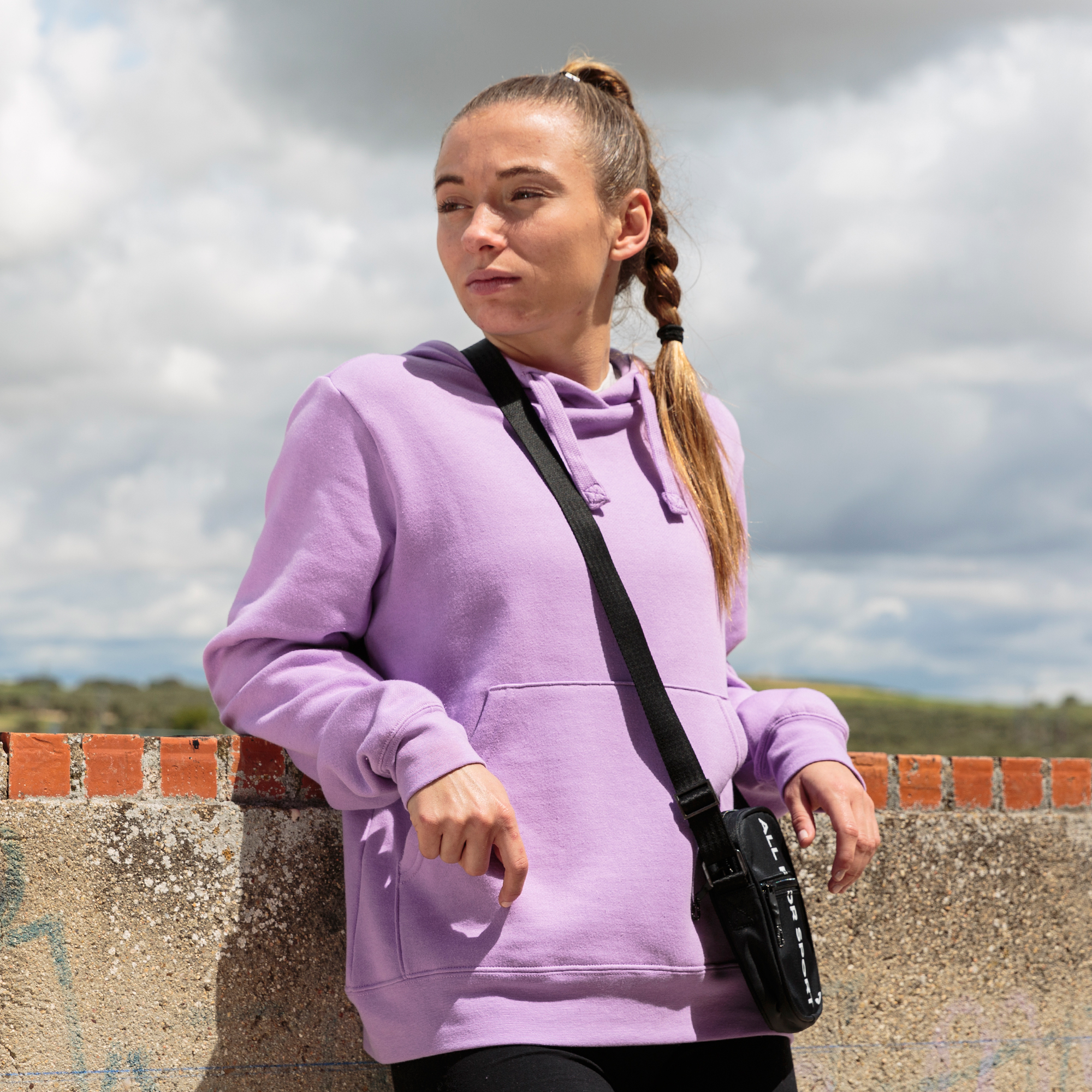 SUDADERA CON CAPUCHA MONTANA